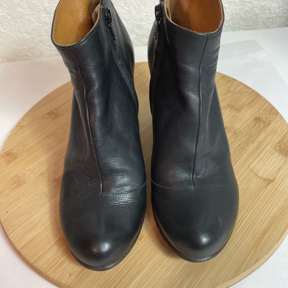 Coclico Leather Zip-up Ankle Boots Sz 37/6.5